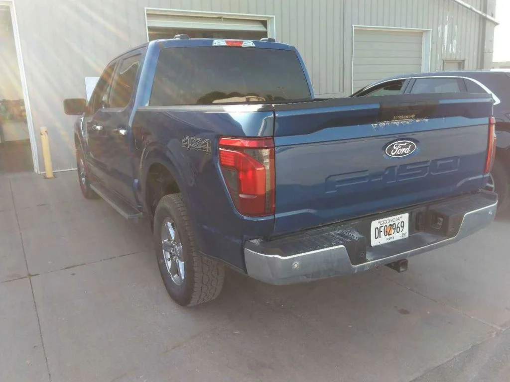 Certified Used 2025 Blue Ford XLT image 2