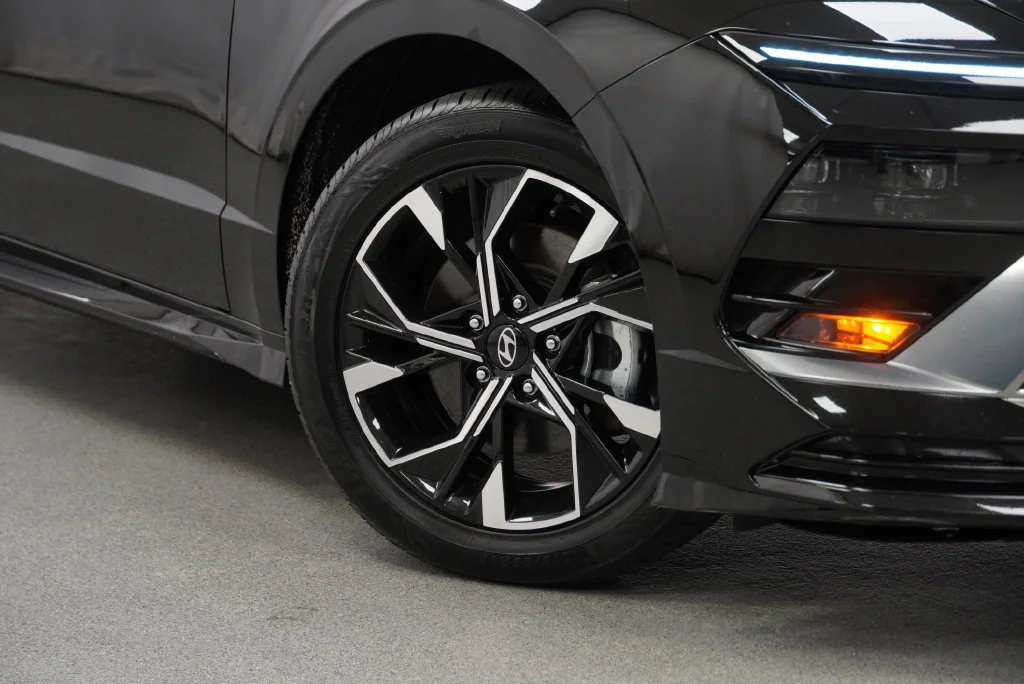 Used 2025 Abyss Black Hyundai SEL image 8