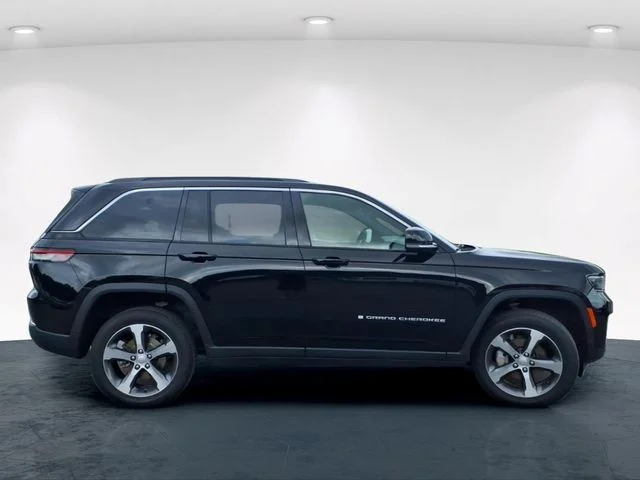 Used 2024 Black Jeep Limited image 7