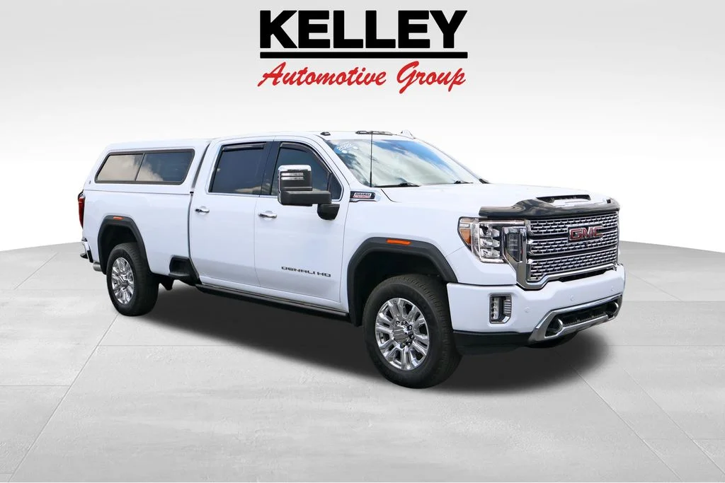 Used 2022 White GMC Denali image 1