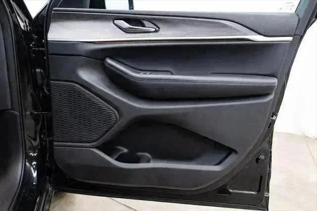 2025 Jeep Grand Cherokee Limited - Photo 30