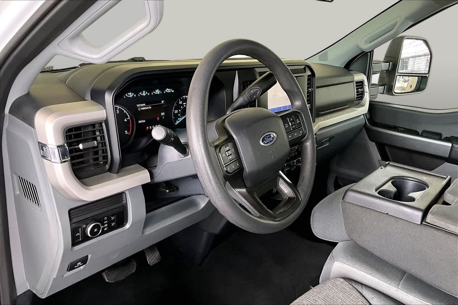 Used 2026 Oxford White Ford XLT image 17