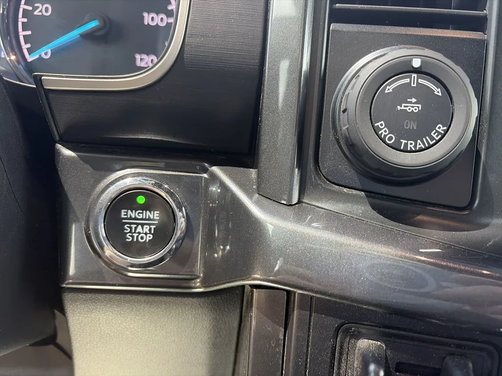 Used 2023 Silver Ford XLT image 31