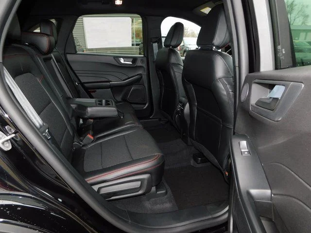 New 2026 Agate Black Metallic Ford ST-Line Select image 21