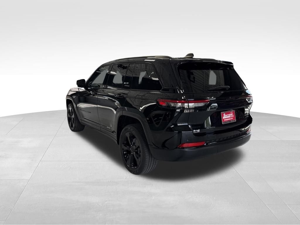 Used 2023 Black Jeep Limited image 3