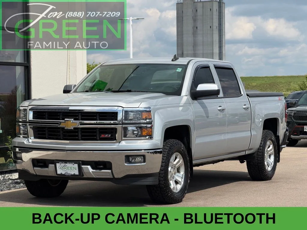 Used 2015 Silver Chevrolet LT image 1