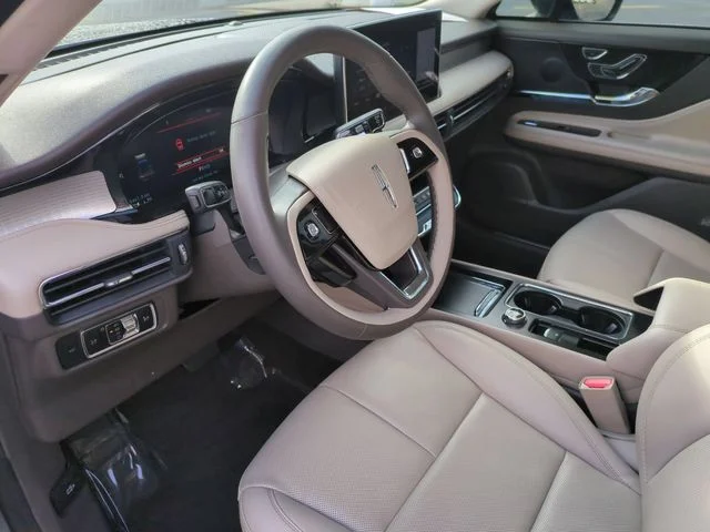 Used 2023 Gray Lincoln Standard image 15