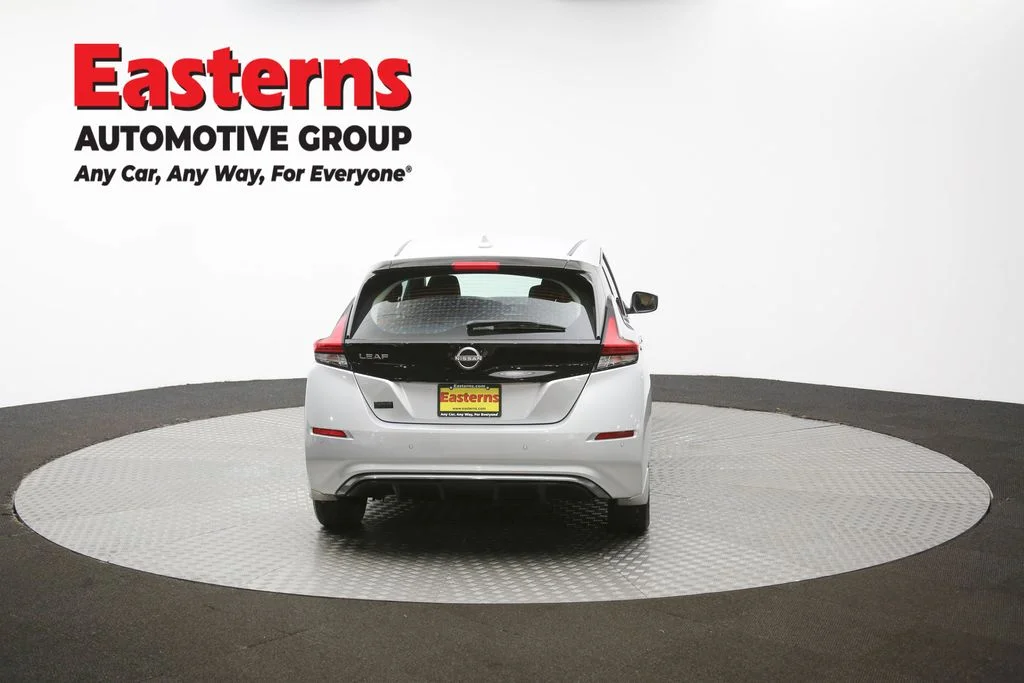 Used 2023 Silver Nissan S image 32