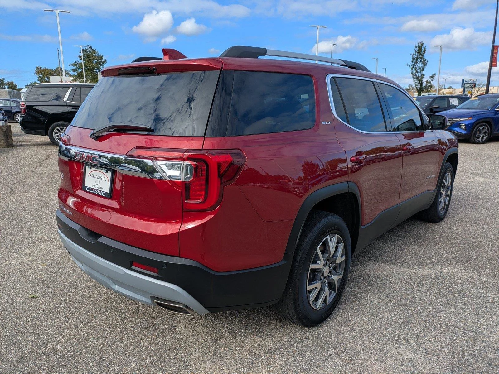 Used 2023 Volcanic Red Tintcoat GMC SLT image 4