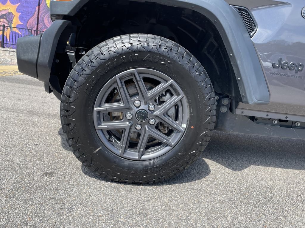 Used 2026 Gray Jeep Sport S image 9