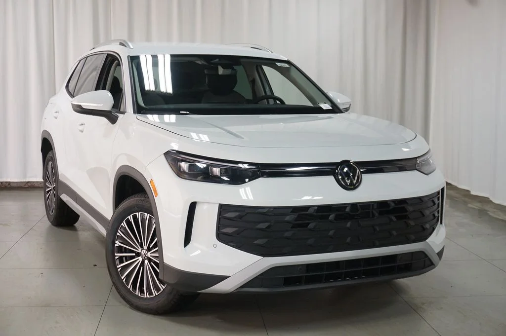 New 2026 Pure White Volkswagen 2.0T S image 4