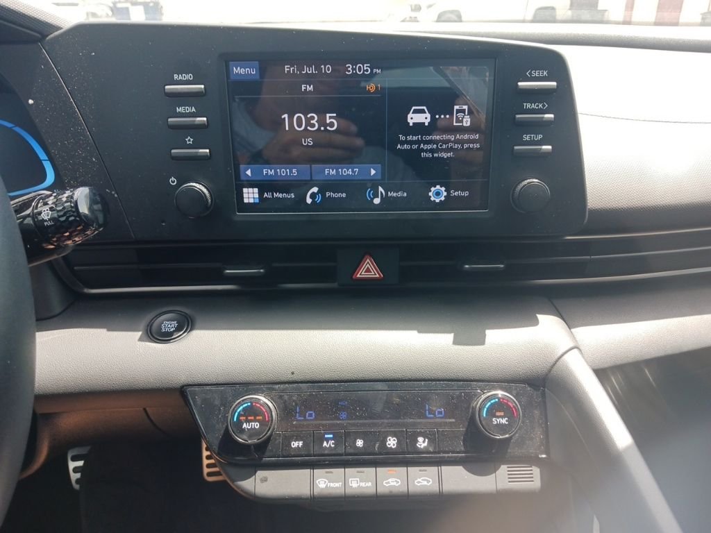 Used 2025 Gray Hyundai SEL Sport image 24
