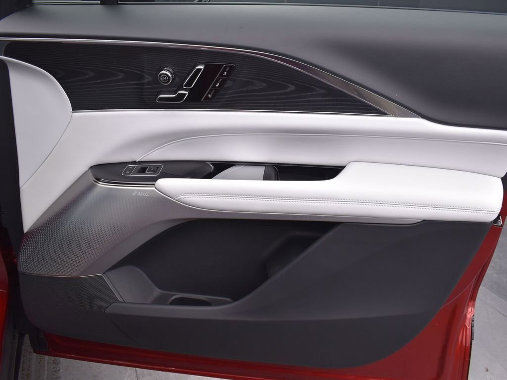 2024 CADILLAC LYRIQ - Image 29