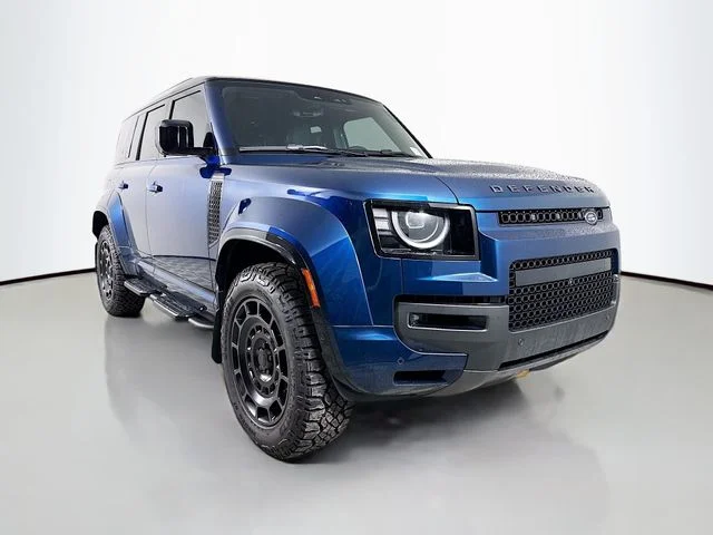 New 2026 Sargasso Blue Premium Metallic Land Rover OCTA image 3