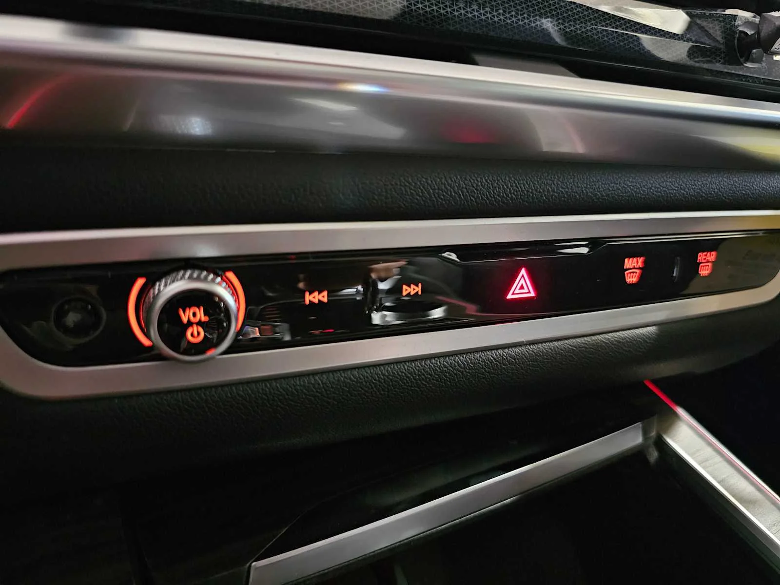 New 2026 Alpine White BMW xDrive50e image 19