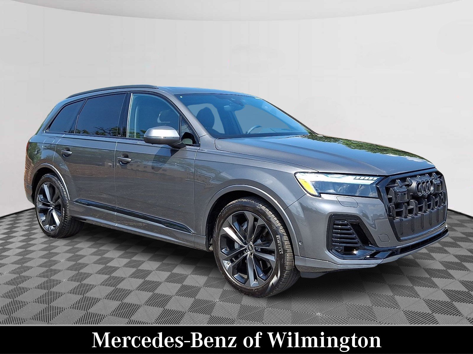 2025 Audi Q7 55 Prestige quattro Tiptronic's photo