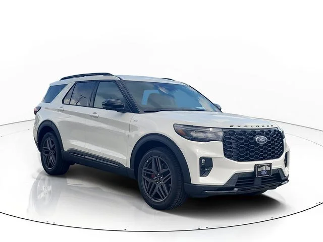 New 2026 White Metallic Ford ST-Line image 3