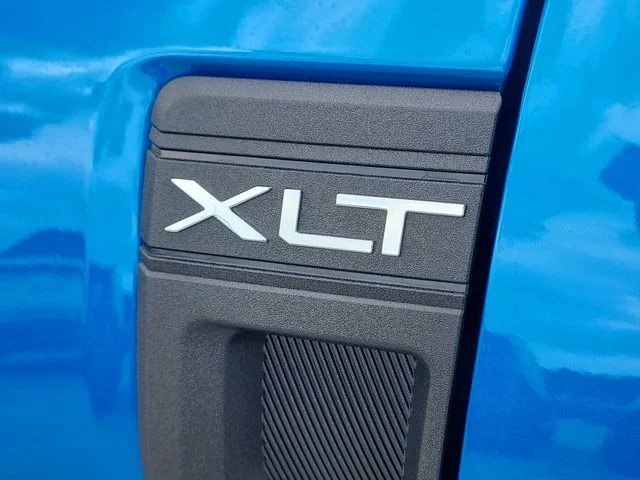 New 2026 Blue Ford XLT image 9