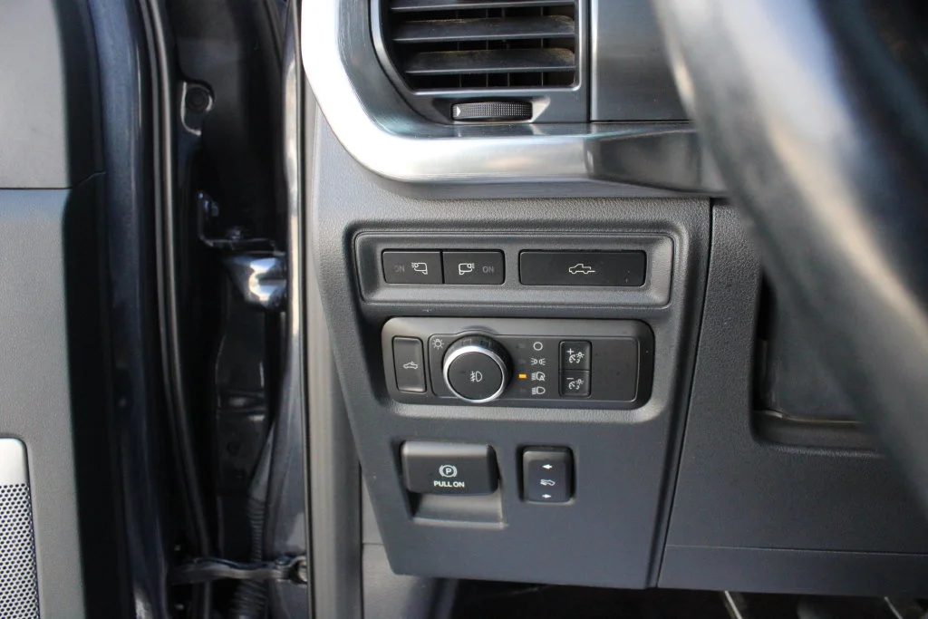 Used 2021 Gray Ford Lariat image 10