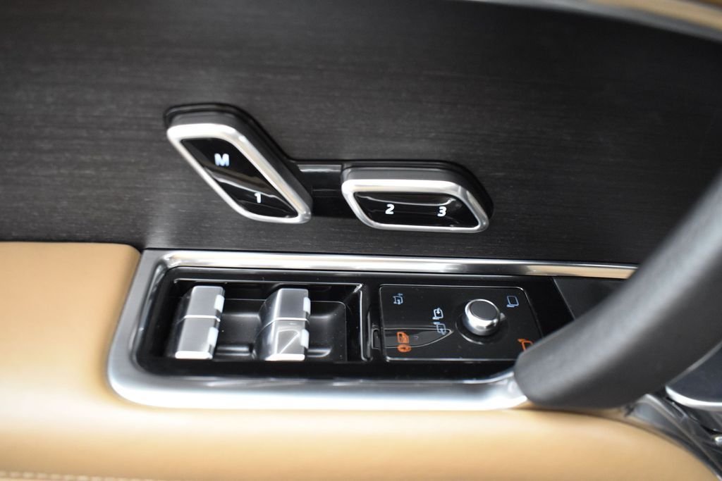 Used 2024 Black Land Rover Autobiography image 24