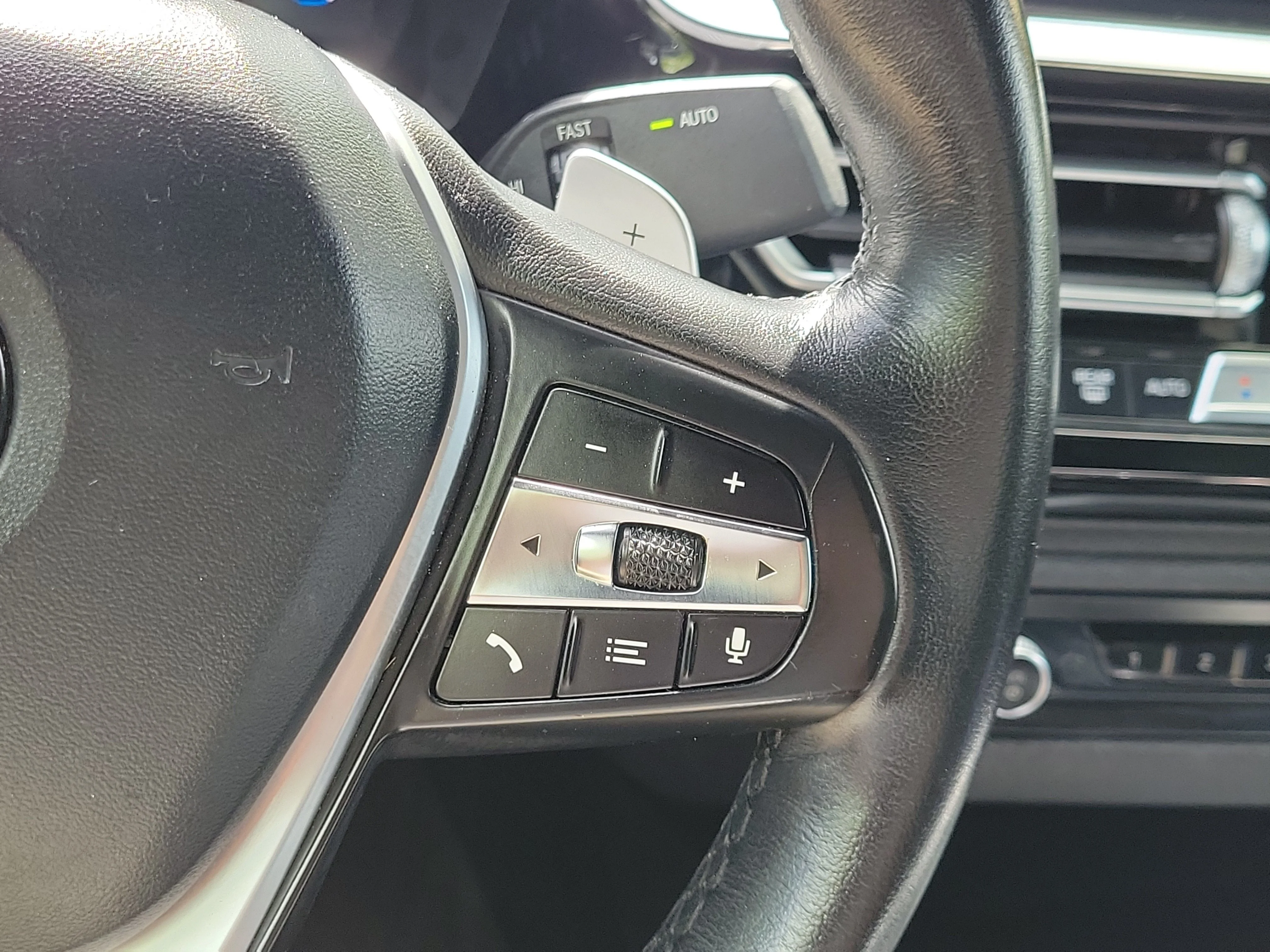 Used 2020 Alpine White BMW sDrive30i image 19