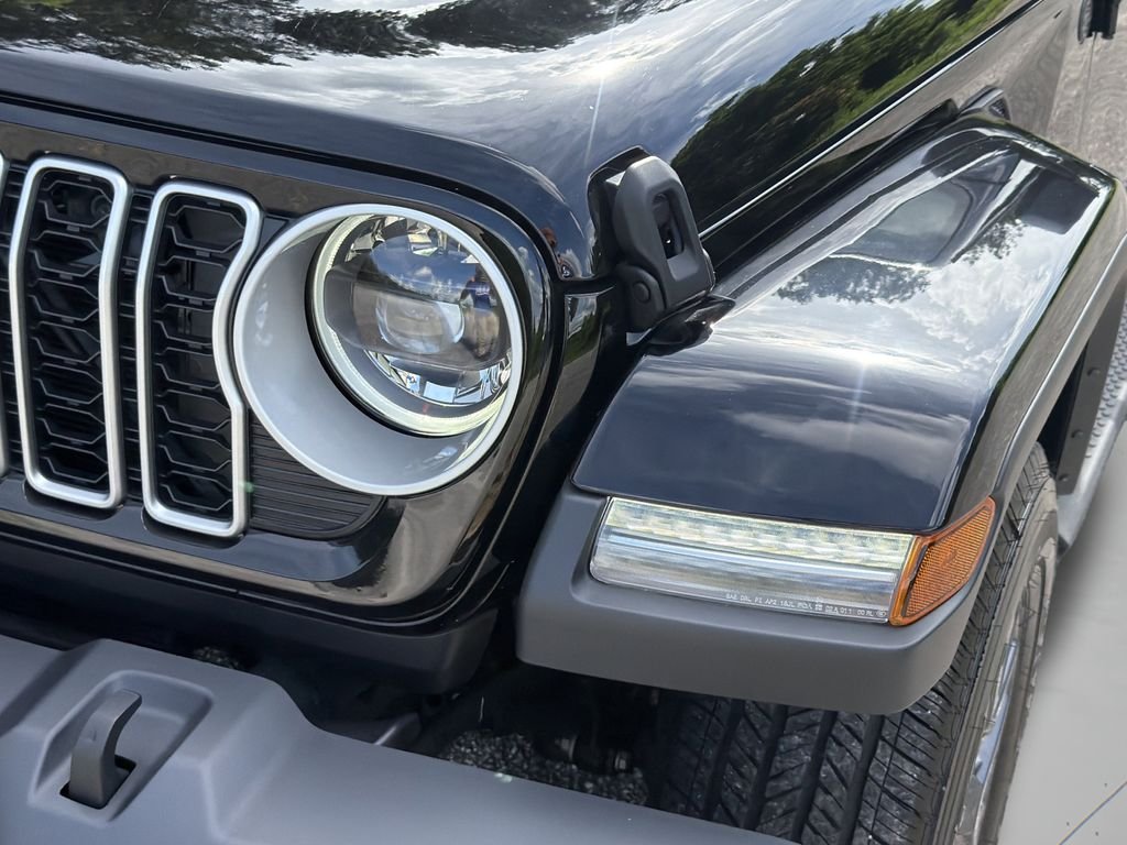 2025 Jeep Wrangler 4-Door Sahara - Photo 41