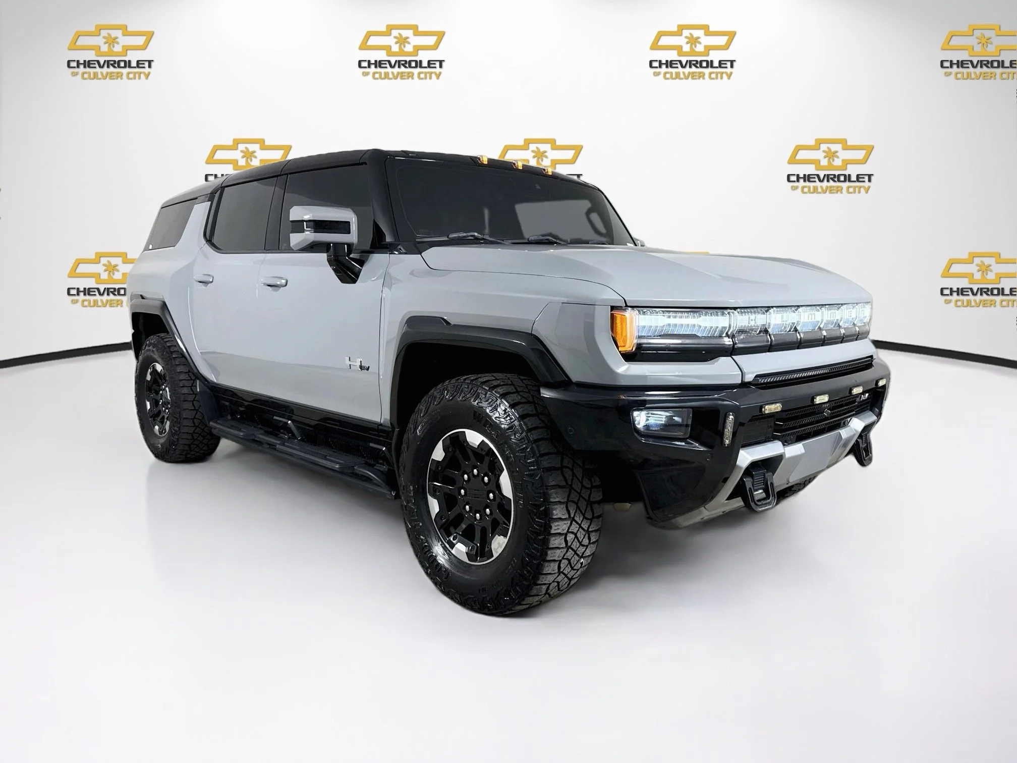 Used 2024 Meteorite Metallic (Grey) GMC 2X image 1