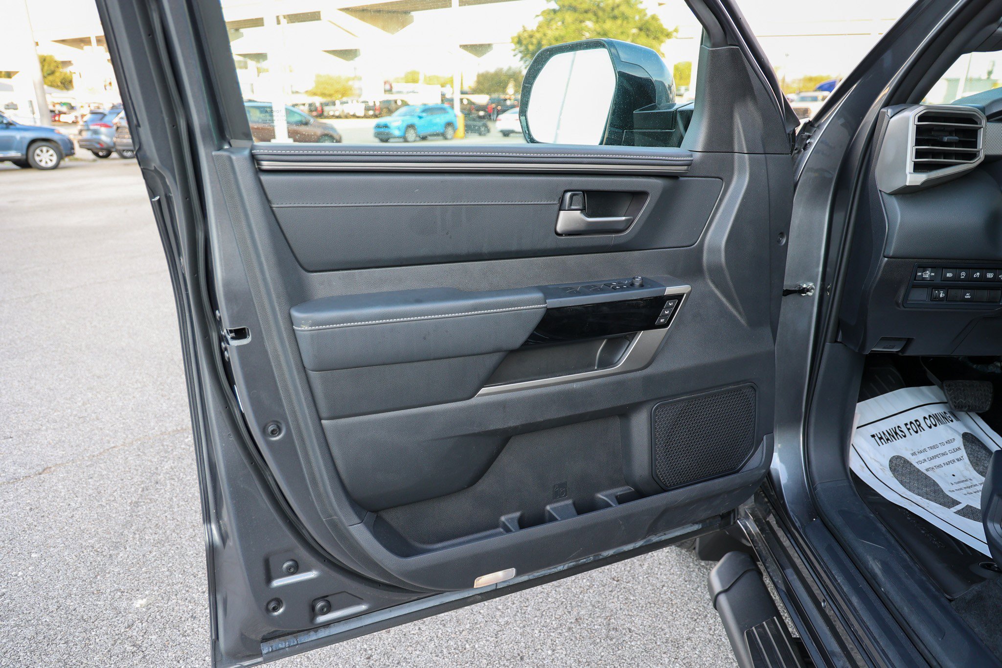 Used 2026 MAGNETIC GRAY MET Toyota Limited image 32