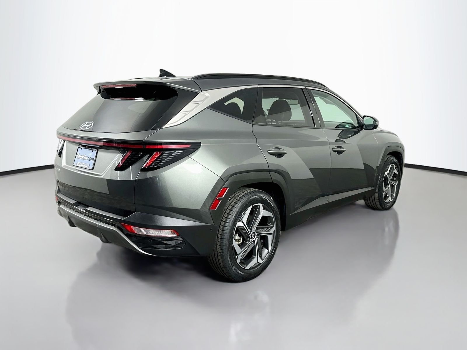 Used 2023 Amazon Gray Hyundai Limited image 8