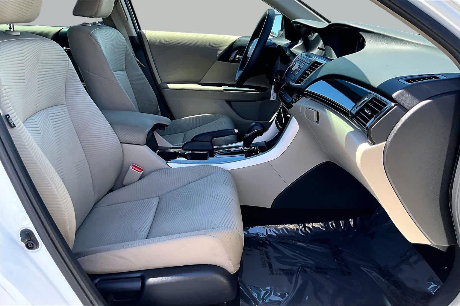Pre-Owned 2017 Honda Accord Sedan LX