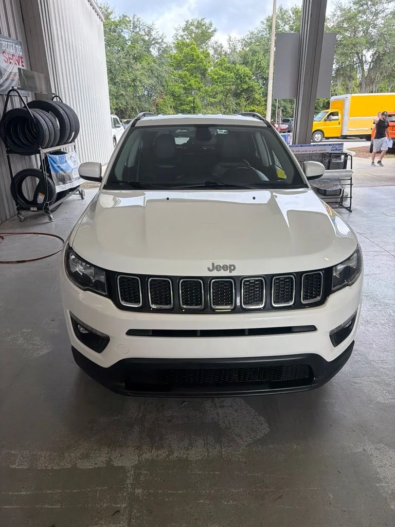 Used 2018 White Clearcoat Jeep Latitude image 2