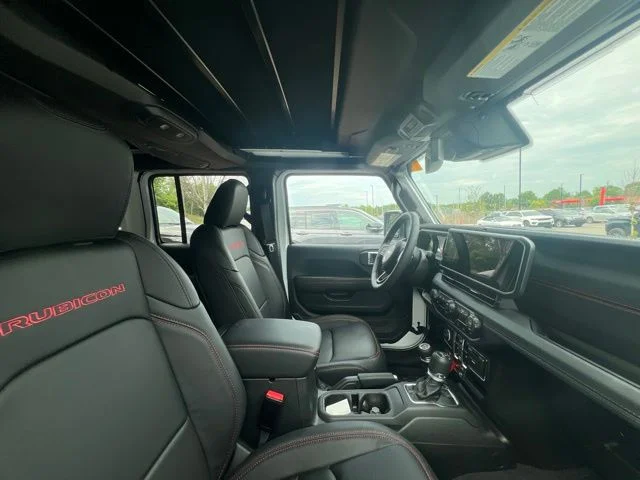 Used 2025 White Jeep Rubicon X image 15