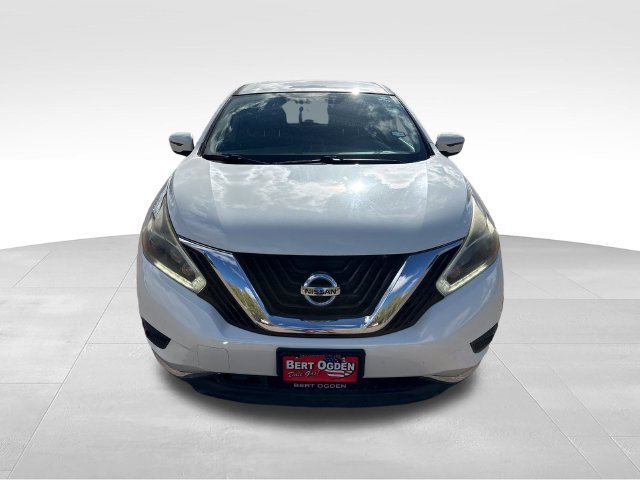Used 2018 White Nissan S image 2