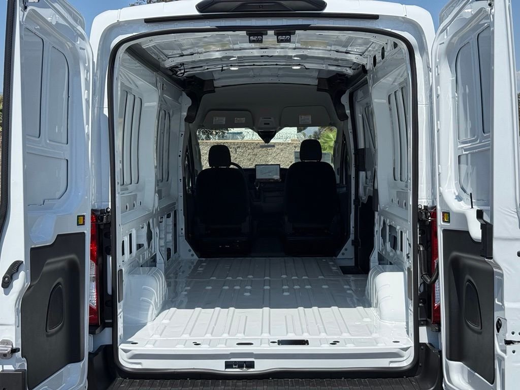 New 2026 Oxford White Ford Cargo Van image 15