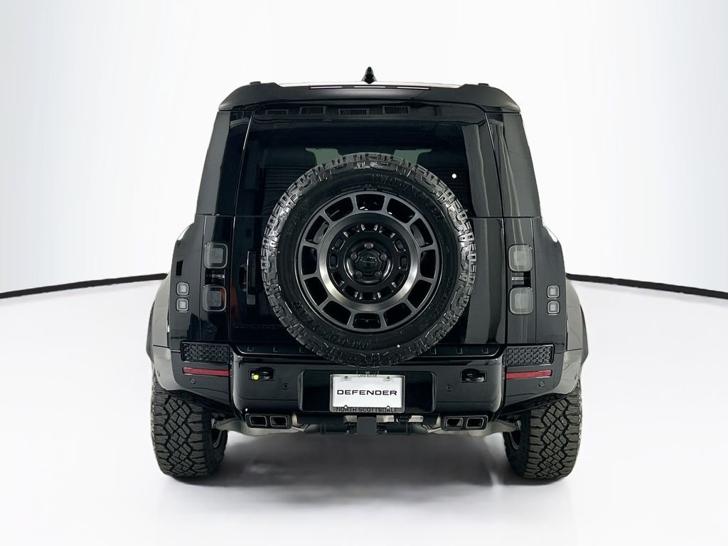New 2026 Narvik Black Land Rover OCTA image 6