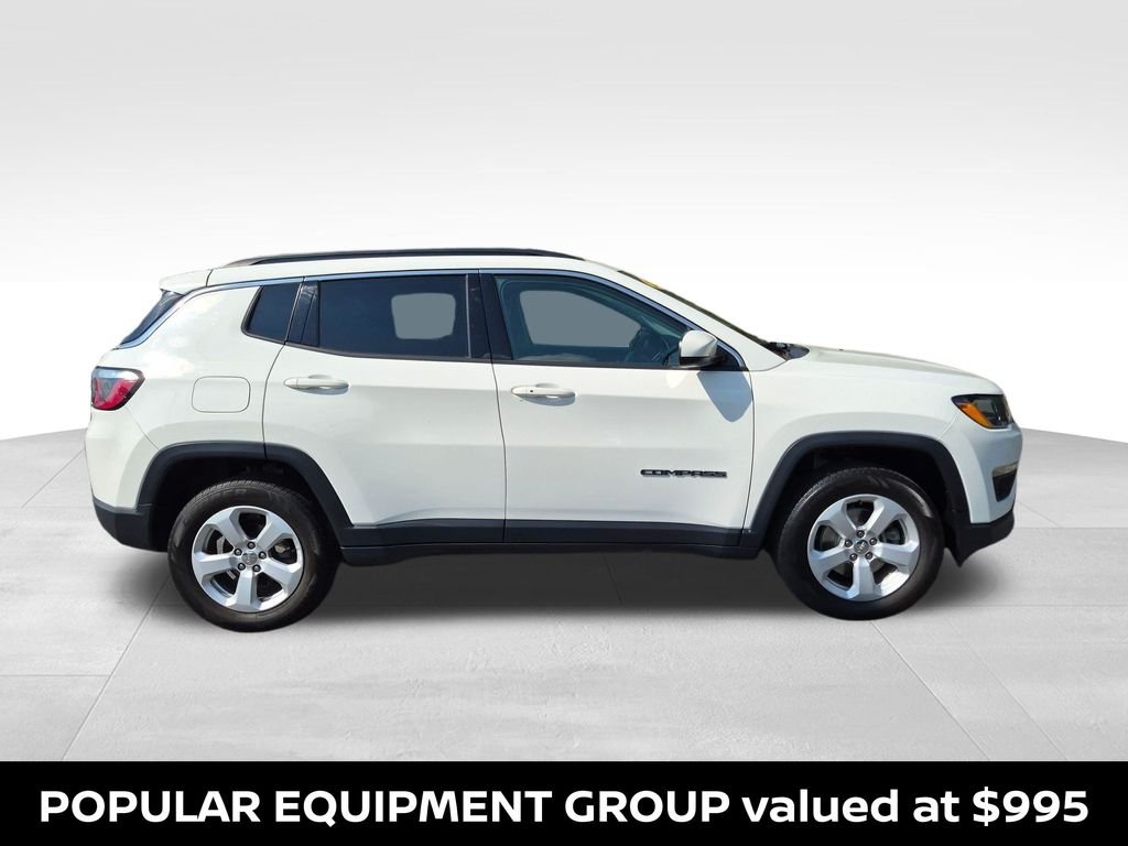 Used 2019 White Clearcoat Jeep Latitude image 5