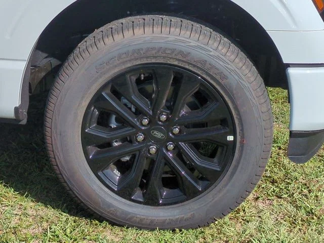 New 2026 Oxford White Ford XLT image 11