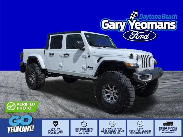 Used 2022 White Jeep Sport image 1