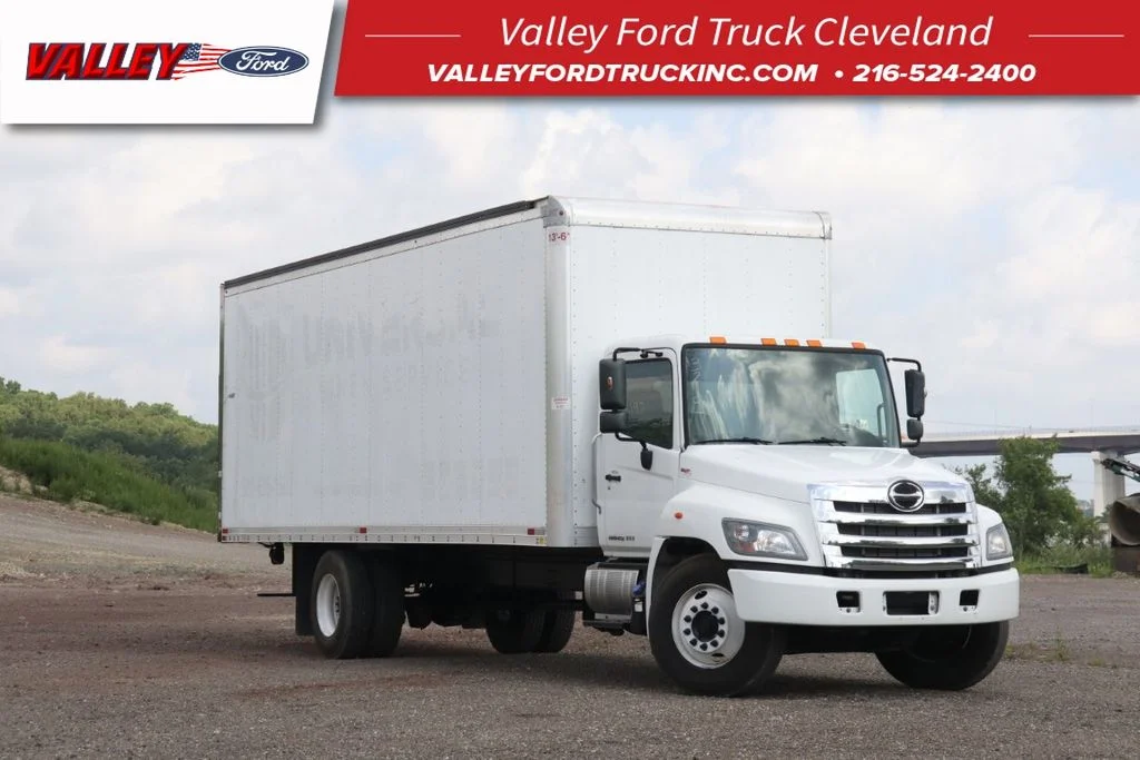 Used 2020  Hino 268 image 1
