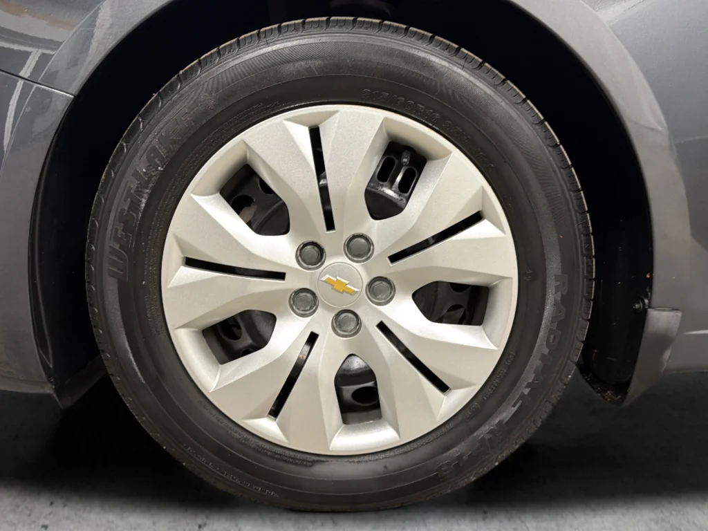 Used 2013 Gray Chevrolet LS image 33