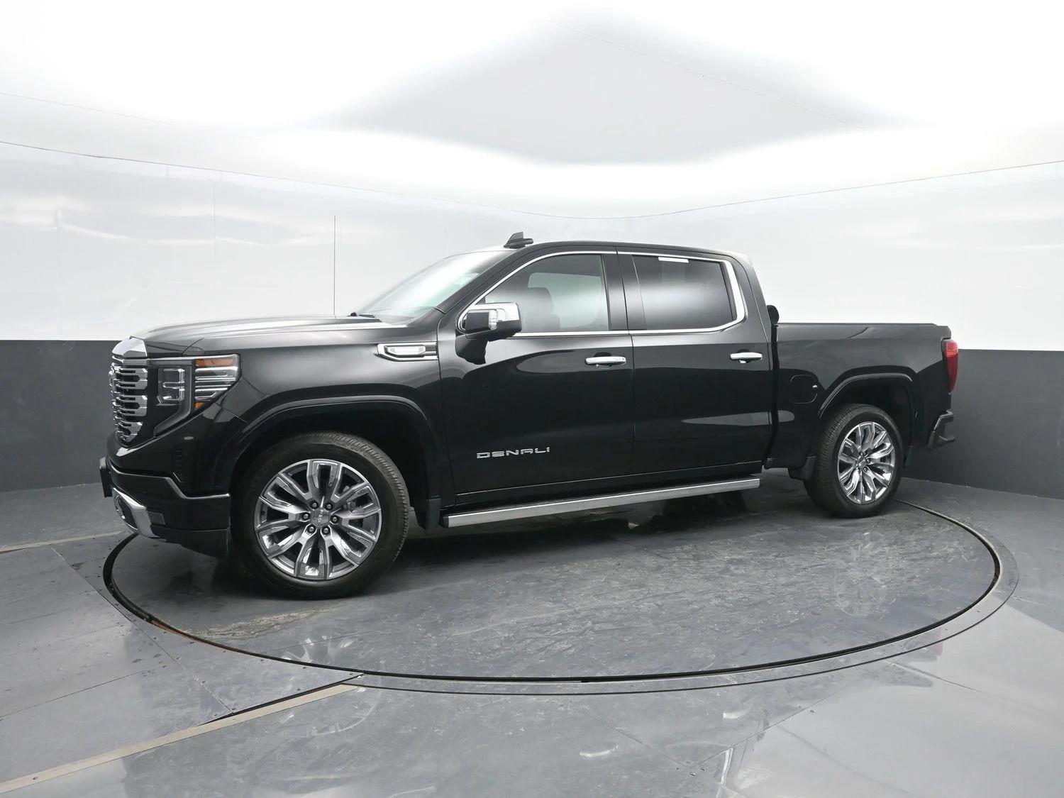 Used 2023 Onyx Black GMC Denali image 47