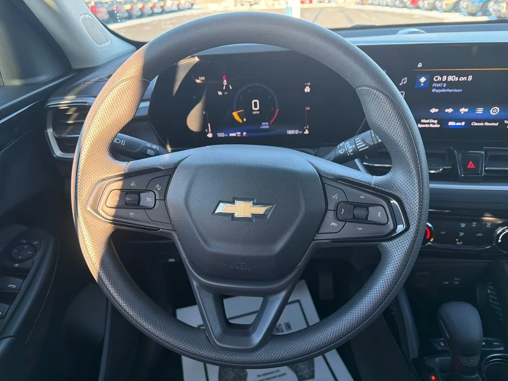 Used 2025 Red Chevrolet LT image 14