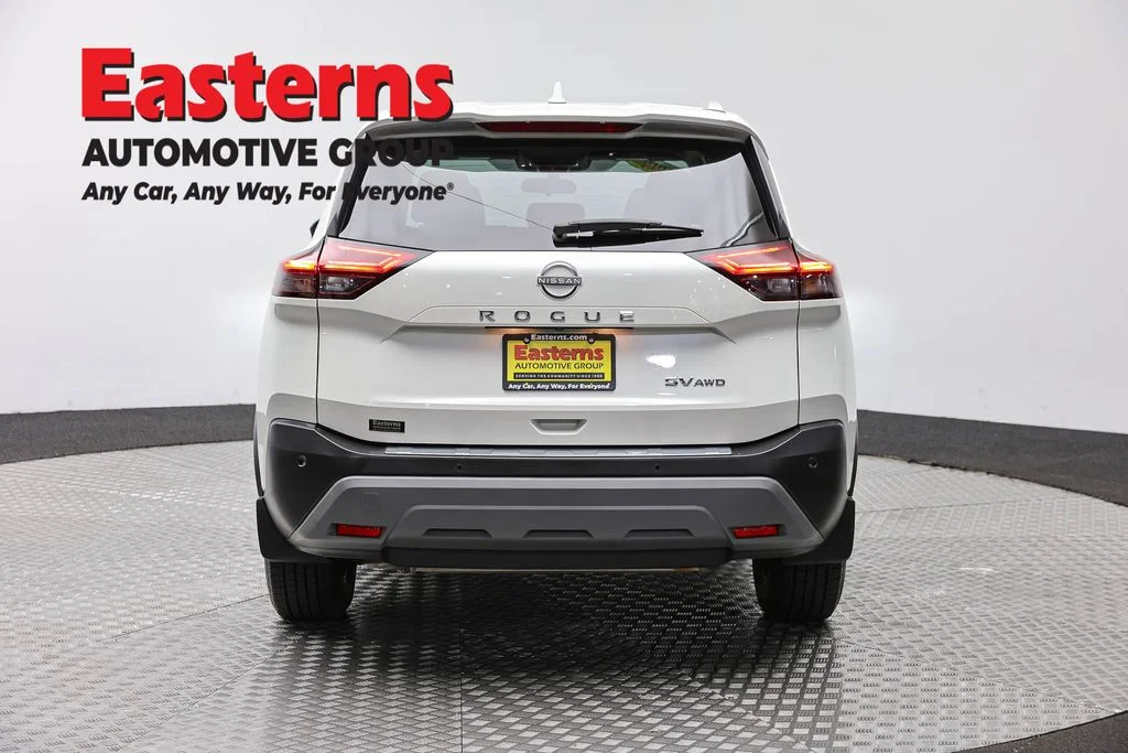 Used 2023 White Nissan SV image 6