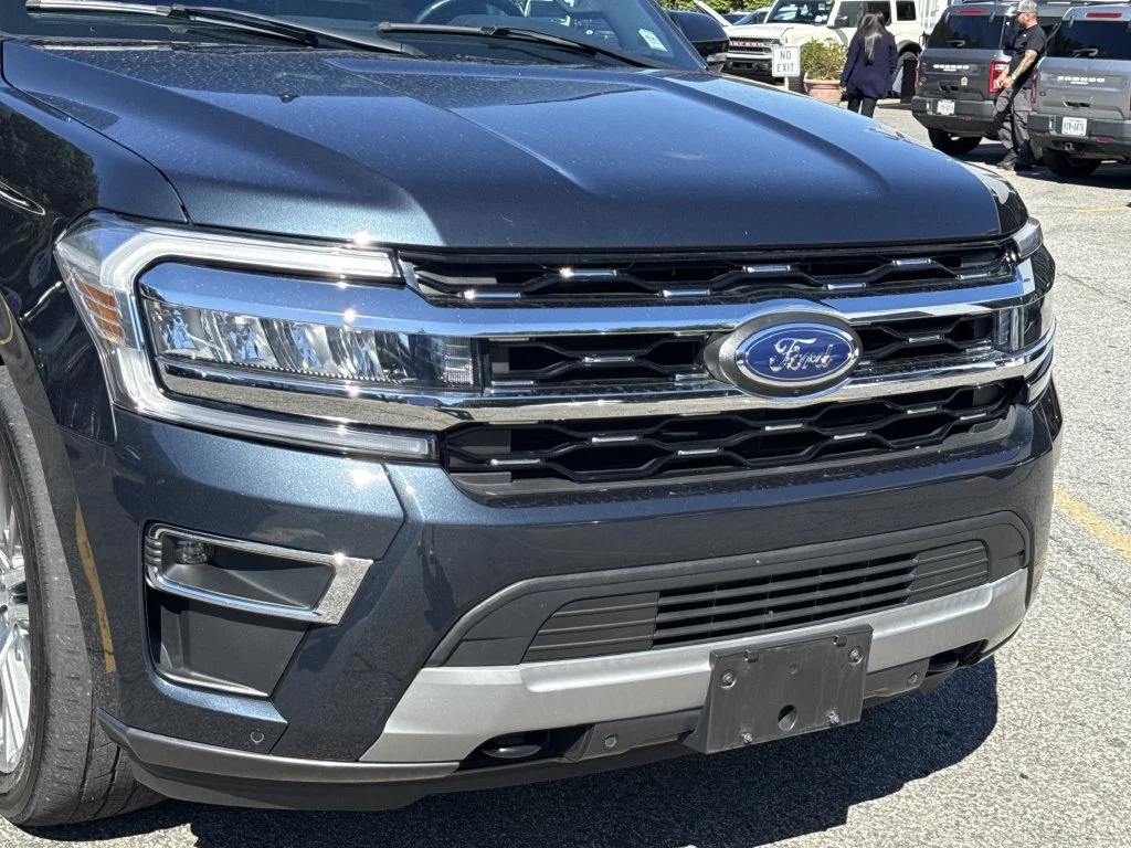 Used 2023 Blue Ford Limited image 8