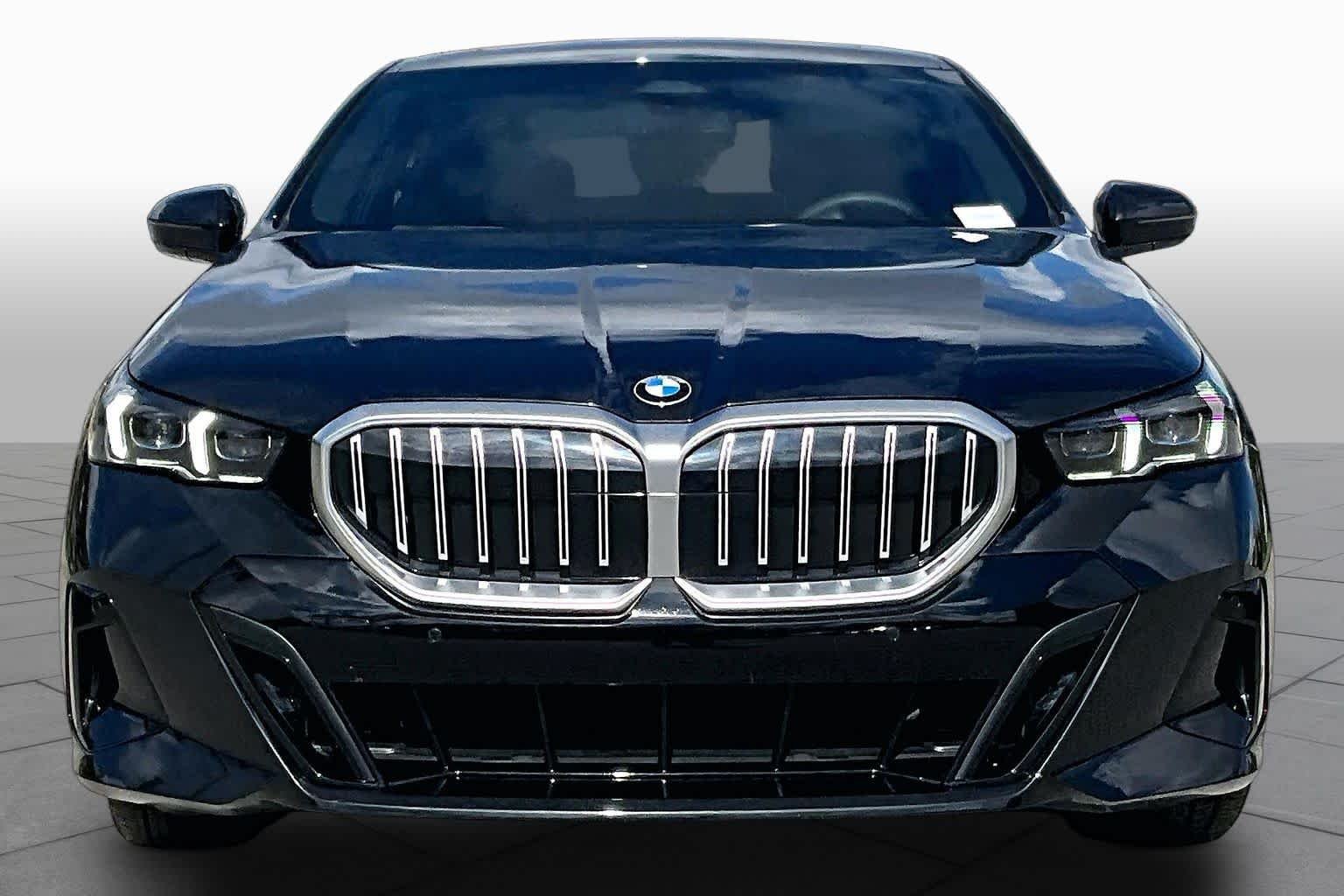 Used 2026 Black Sapphire Metallic BMW 530i image 3