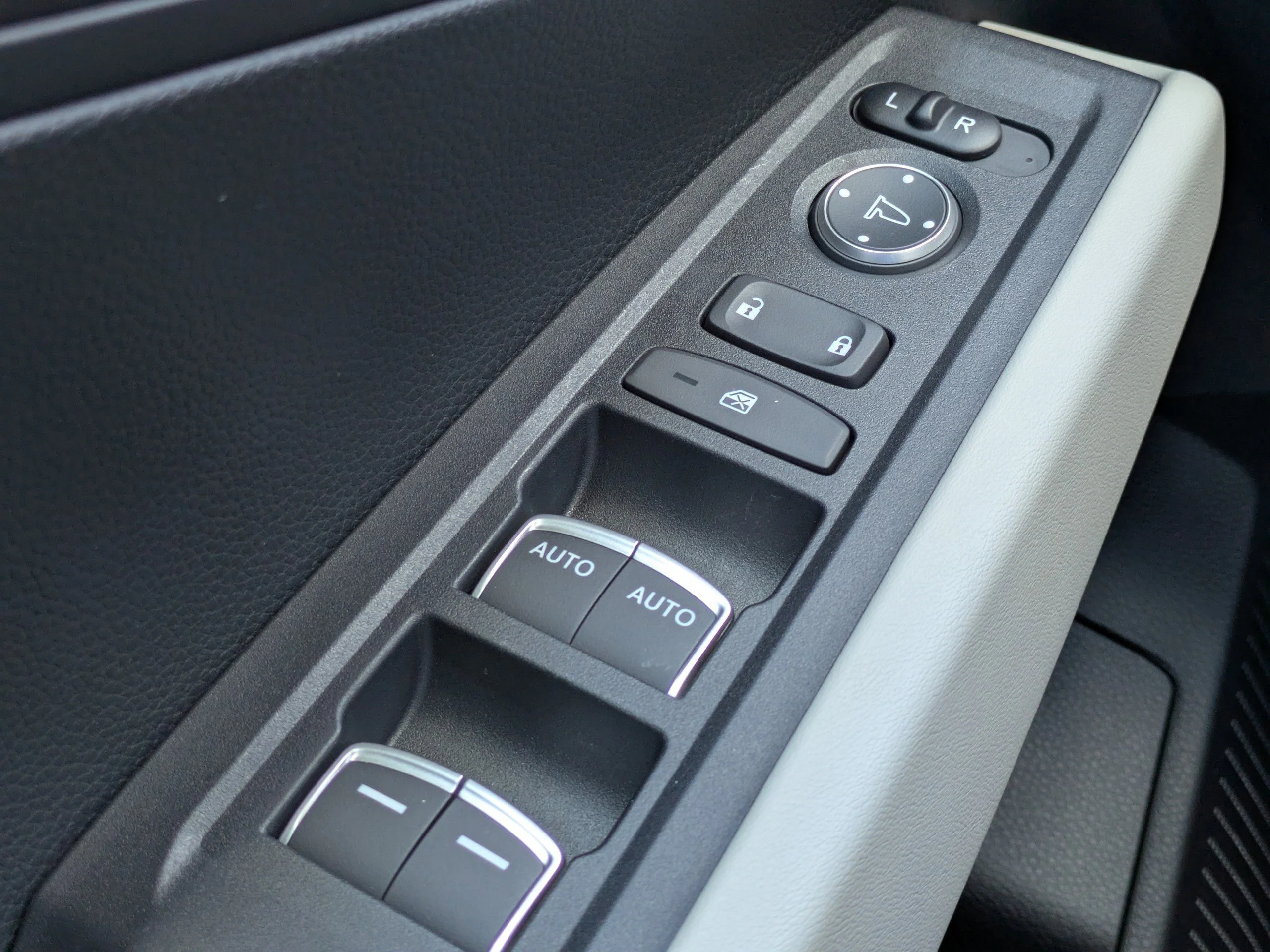 2025 Honda Accord LX - Photo 50