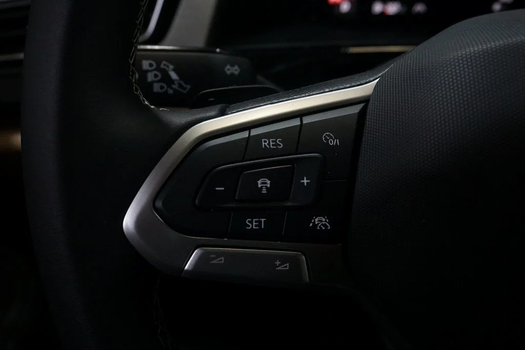2025 Volkswagen Atlas Cross Sport SE w/Tech - Photo 25