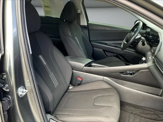 Used 2025 Gray Hyundai SEL Convenience image 30