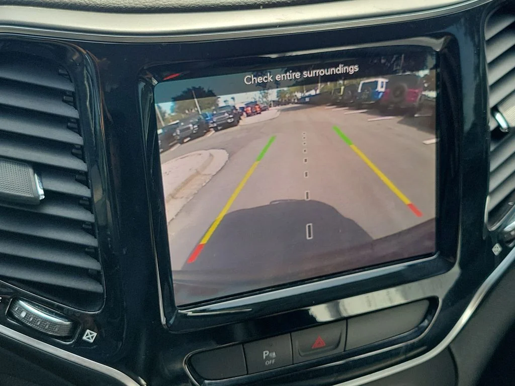 Used 2019 Gray Jeep Limited image 25