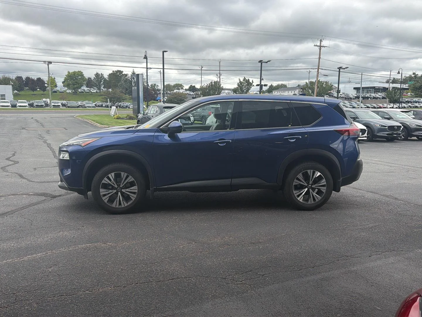 Used 2021 Caspian Blue Metallic Nissan SV image 4
